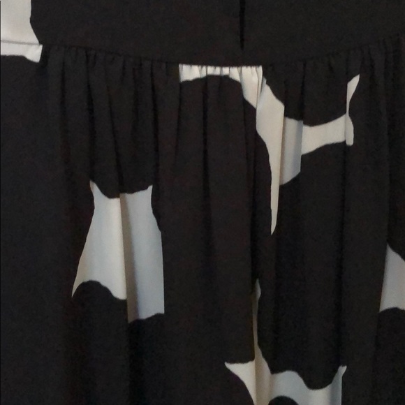 Black crop top blouse - Picture 3 of 3